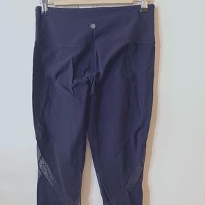 Athleta crop leggings in Size MP